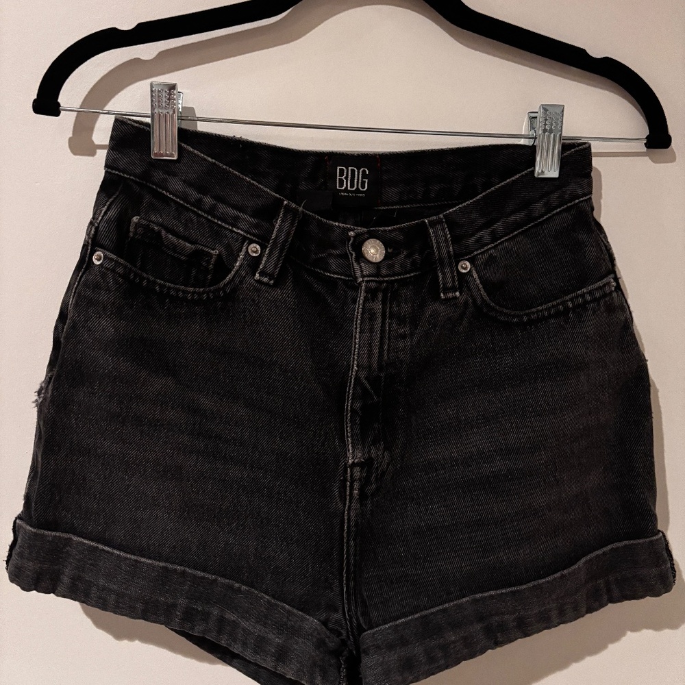 BDG Mom High-Rise Black Denim Shorts - Size 26